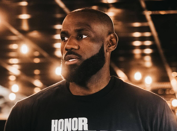 s15-36分+31分+30分，无缘全明星首发！老詹接受现实，NBA要变天了