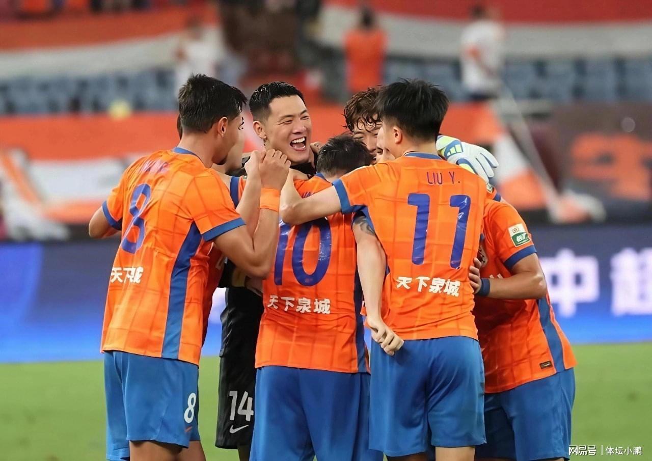 英雄联盟s15总决赛-引爆眼球！泰山队新战袍要印天下第一泉？葡系硬汉23号吹响集结号